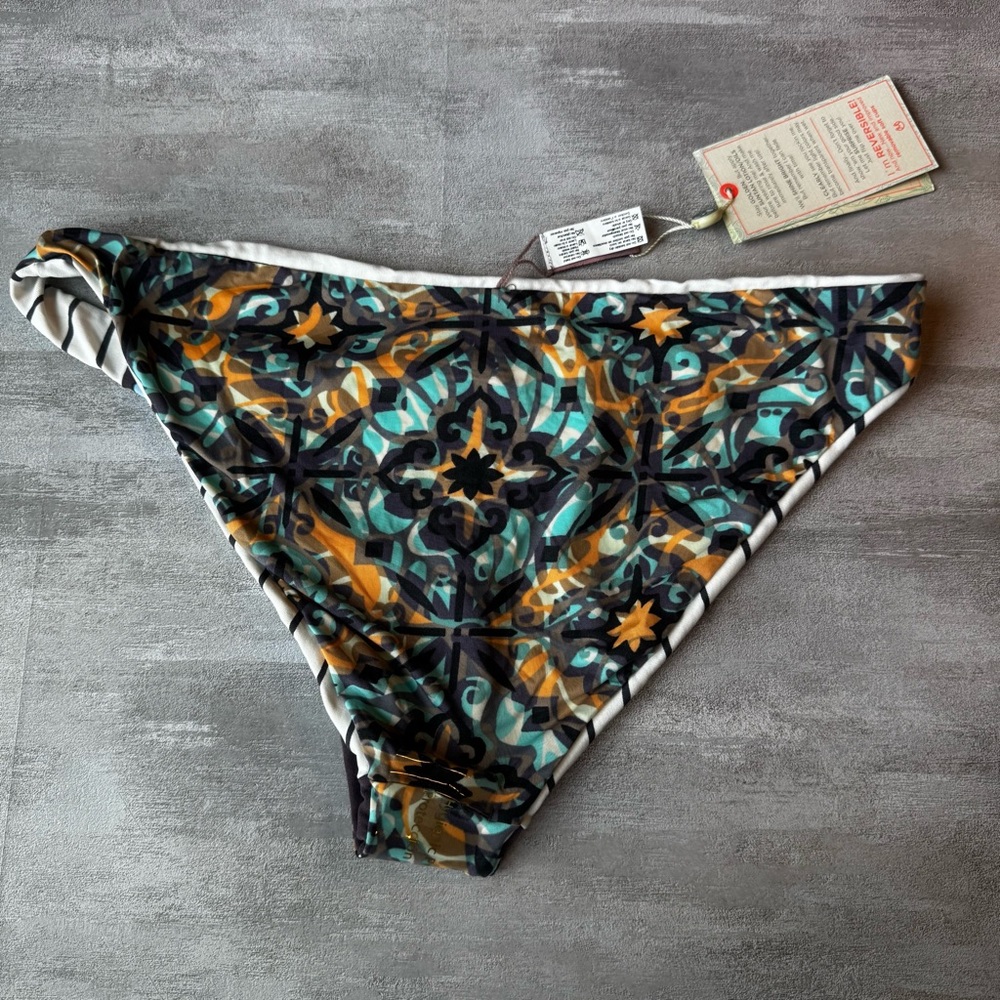 MAAJI SWIMWEAR Sierra Signature REVERSIBLE BIKINI BOTTOM (L) NWT $67 cheeky - Picture 6 of 10